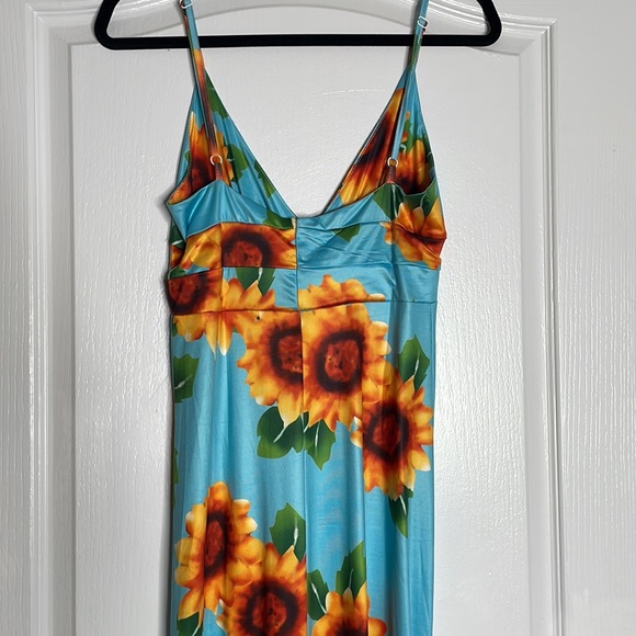 Blue sunflower Maxi Sundress - Picture 5 of 6